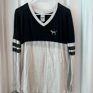 PINK Victoria's Secret Black and white V-Neck Top